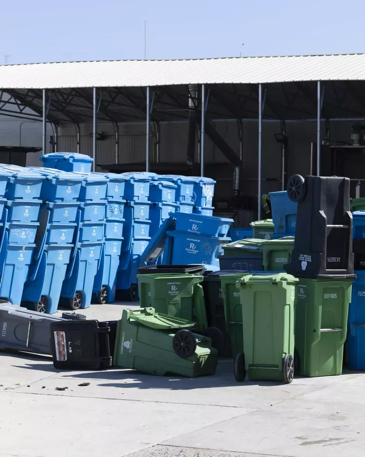Mayoral candidate Mark Farrell is proposing that the city’s trash hauler, Recology, be placed under the purview of the San Francisco Public Utilities Commission.