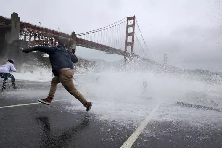 A new report by the civil grand jury details great flaws in San Francisco’s attempt to combat climate change and prevent flooding.