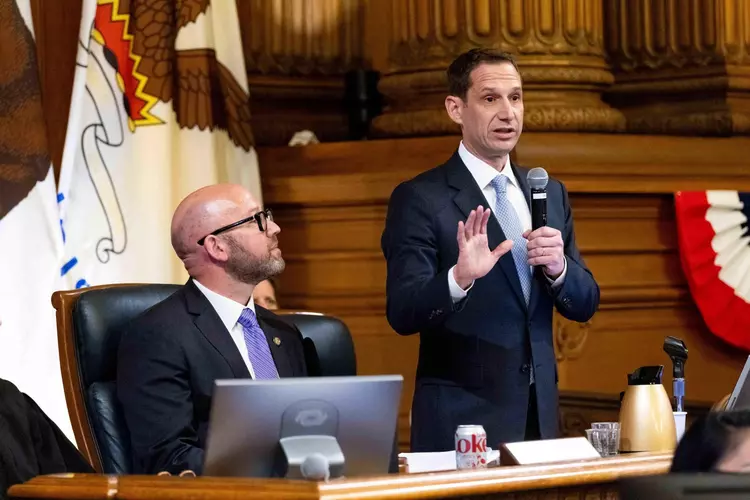 Mayor Daniel Lurie is calling on city workers to return to the office four days a week.