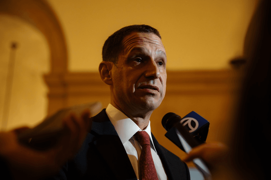 City layoffs begin: Lurie hands out 127 pink slips